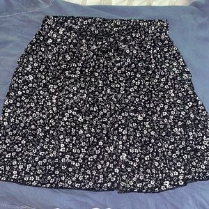 Black shein elastic waist skirt super comfy